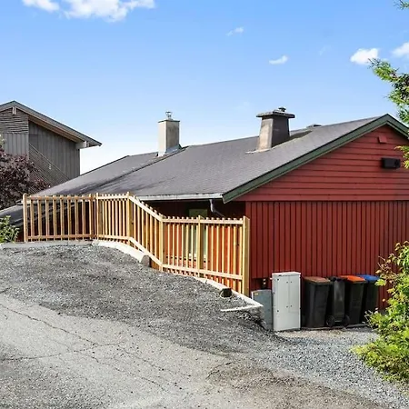 4 Bedroom - Close To Center, Uni & Technology Park - Fully Furnished Kongsberg